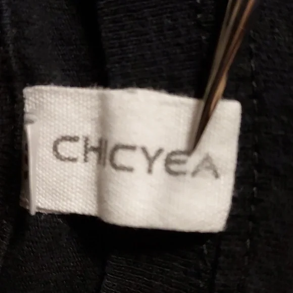 ChicYea Black & White Floral Skull Graphic Short Sleeve T-Shirt Size XL - Picture 6 of 8